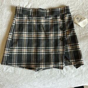 Never worn, tags still on.